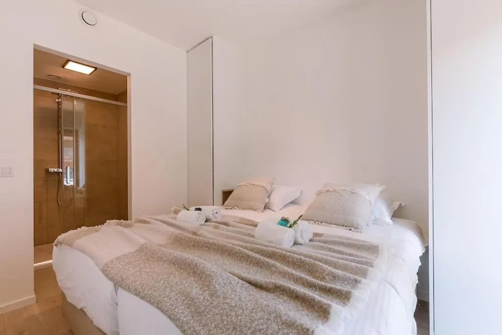 Ostend 2-Br Apartment With Terrace & Bbq & Parking 0*,