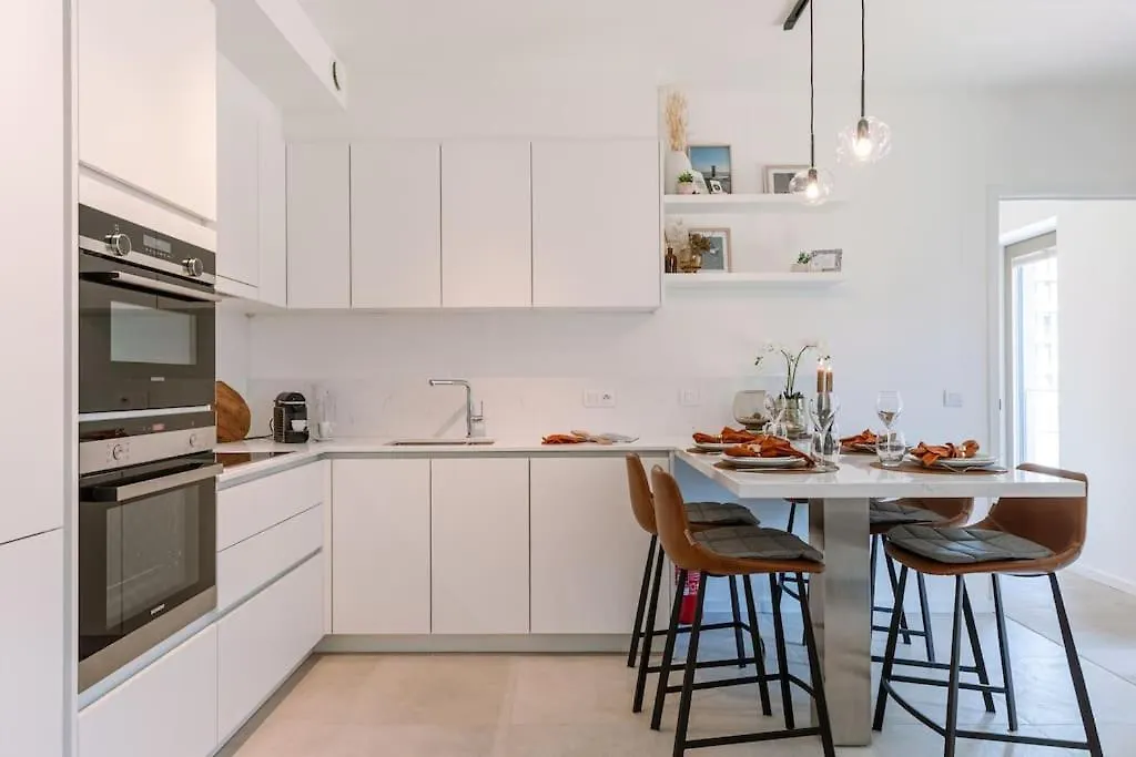 Ostend 2-Br Apartment With Terrace & Bbq & Parking location